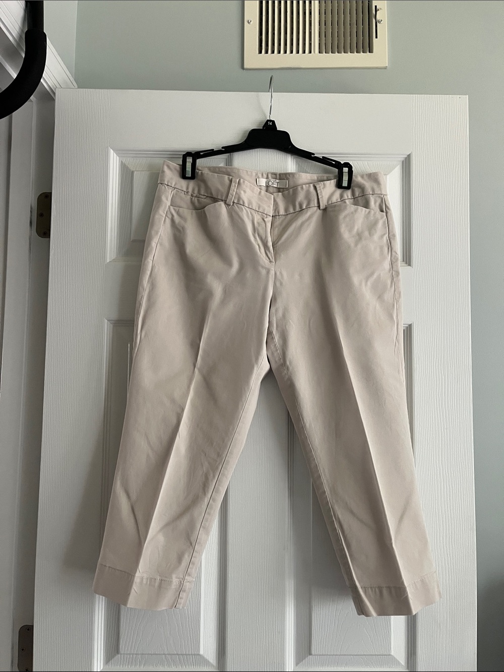 LOFT Light Beige Cropped Capri Pants
